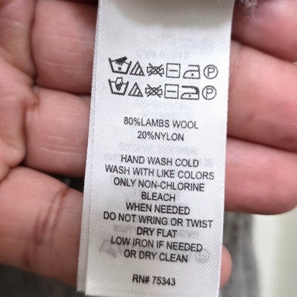 Tahari Women's Gray Cable Knit Turtleneck Sweater Ribbed Hem Warm Thick Winter S - Picture 8 of 8